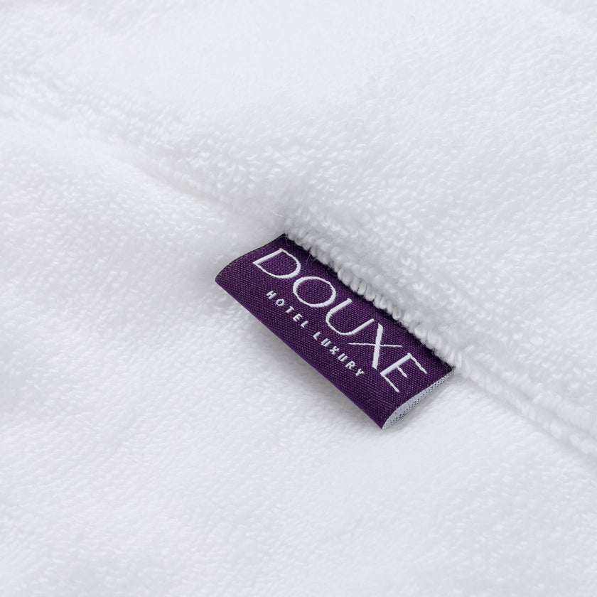 Bathrobe and slippers gift set | White