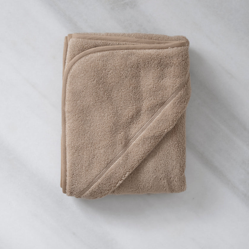 Baby Bath Cape Latte + Washcloths Latte