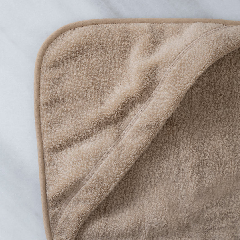 Baby Bath Cape Latte + Washcloths Latte