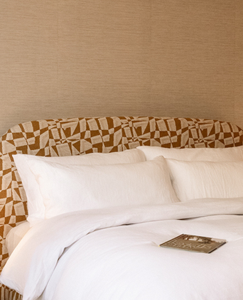 2x Down Pillows 50x90 cm + 2x Microfibre Body Pillows 60x90 cm