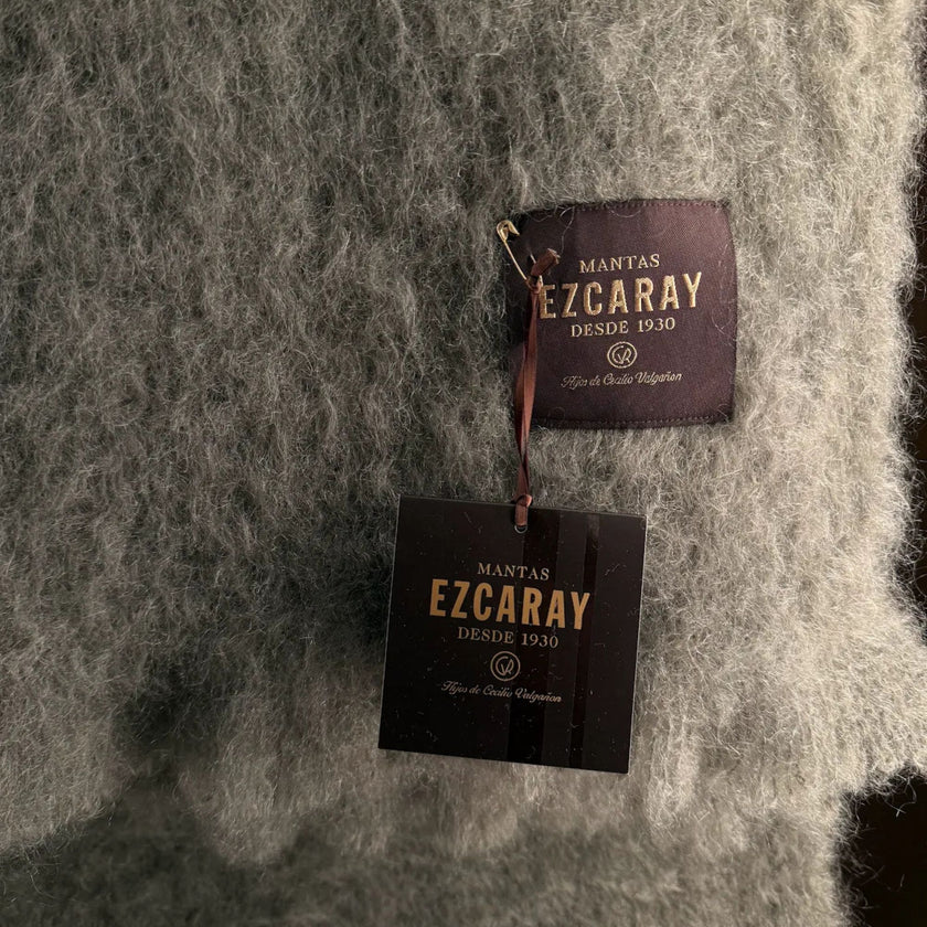 Mantas Ezcaray Throw 260×240 cm - Olive