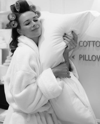 2x Down Pillows 50x90 cm + 2x Microfibre Body Pillows 60x90 cm