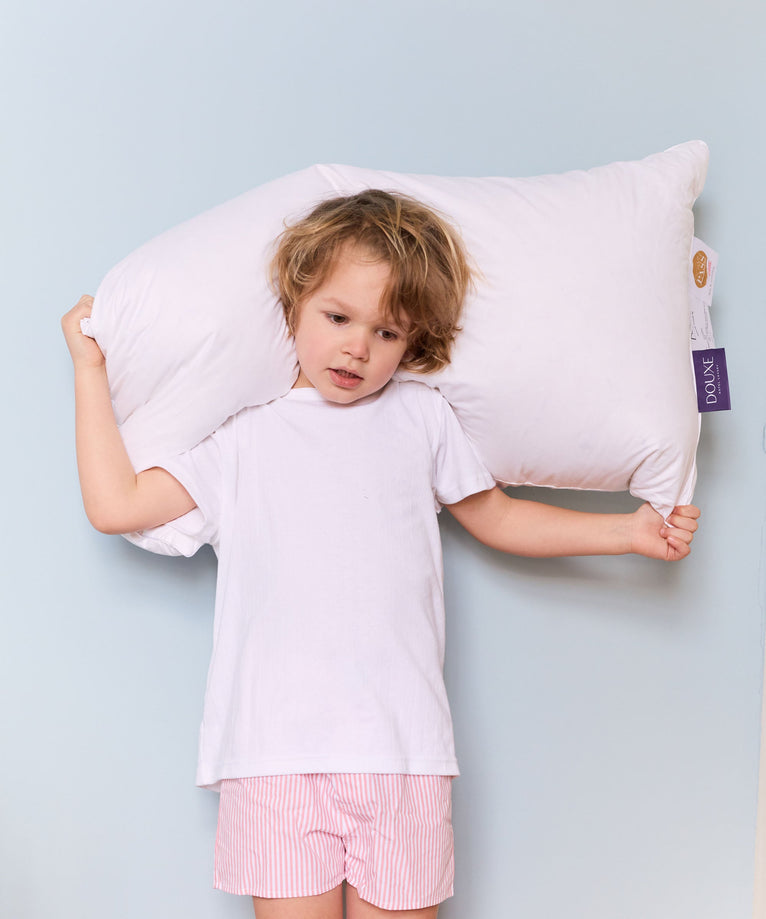 Kids Down Pillow 50 × 90 cm - Petit Hôtel