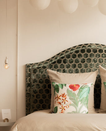 Douxe Hibiscus Decorative pillow | 60x60 cm | Boutique Hotel Design